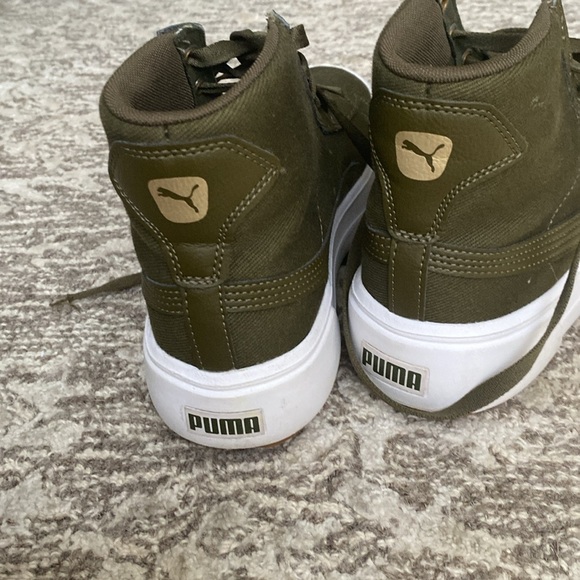Excellent condition- puma high top street sneakers - Picture 2 of 4